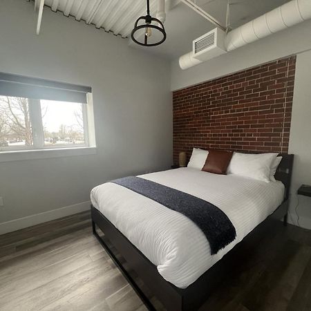 Station 1 - Suites Boutique Hotel Moncton Extérieur photo