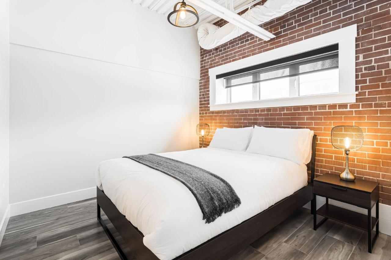 Station 1 - Suites Boutique Hotel Moncton Extérieur photo