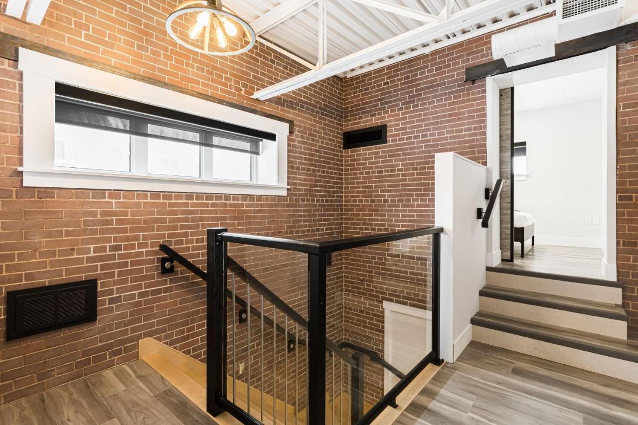 Station 1 - Suites Boutique Hotel Moncton Extérieur photo