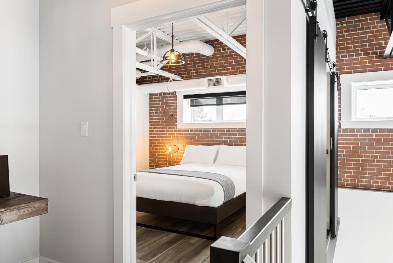 Station 1 - Suites Boutique Hotel Moncton Extérieur photo