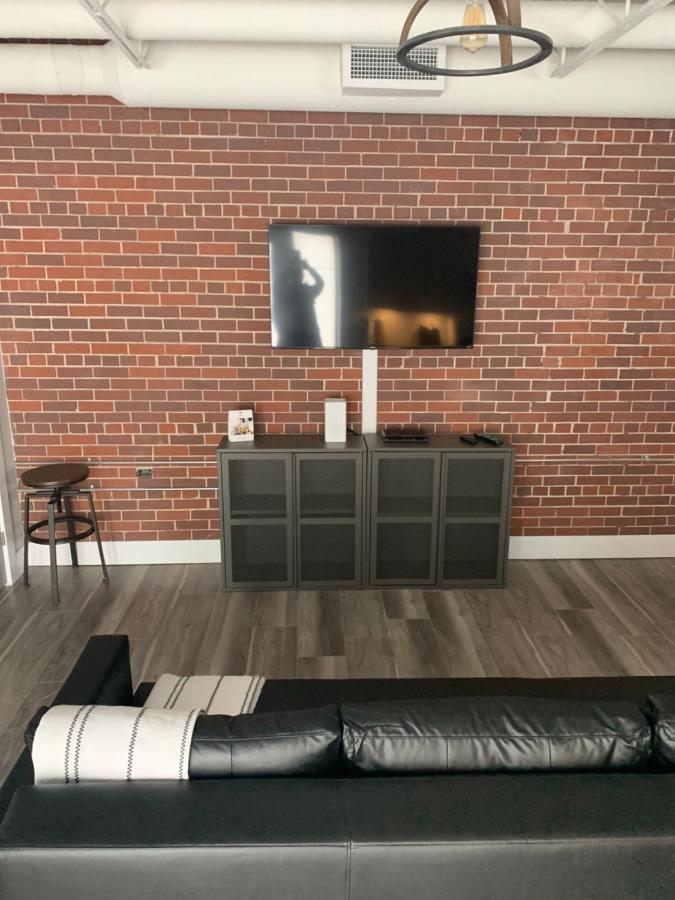 Station 1 - Suites Boutique Hotel Moncton Extérieur photo