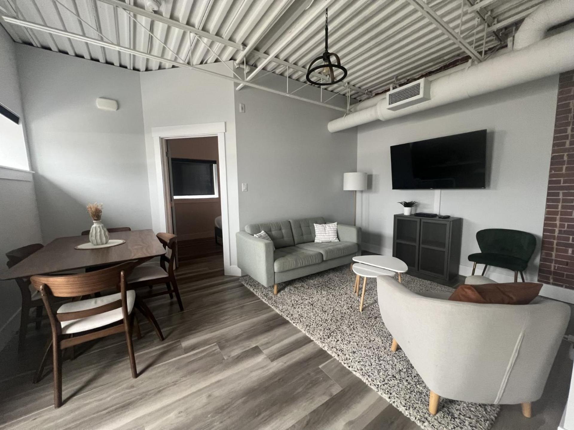 Station 1 - Suites Boutique Hotel Moncton Extérieur photo