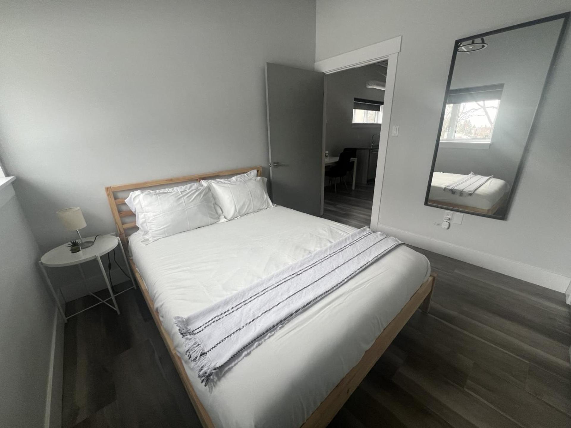 Station 1 - Suites Boutique Hotel Moncton Extérieur photo