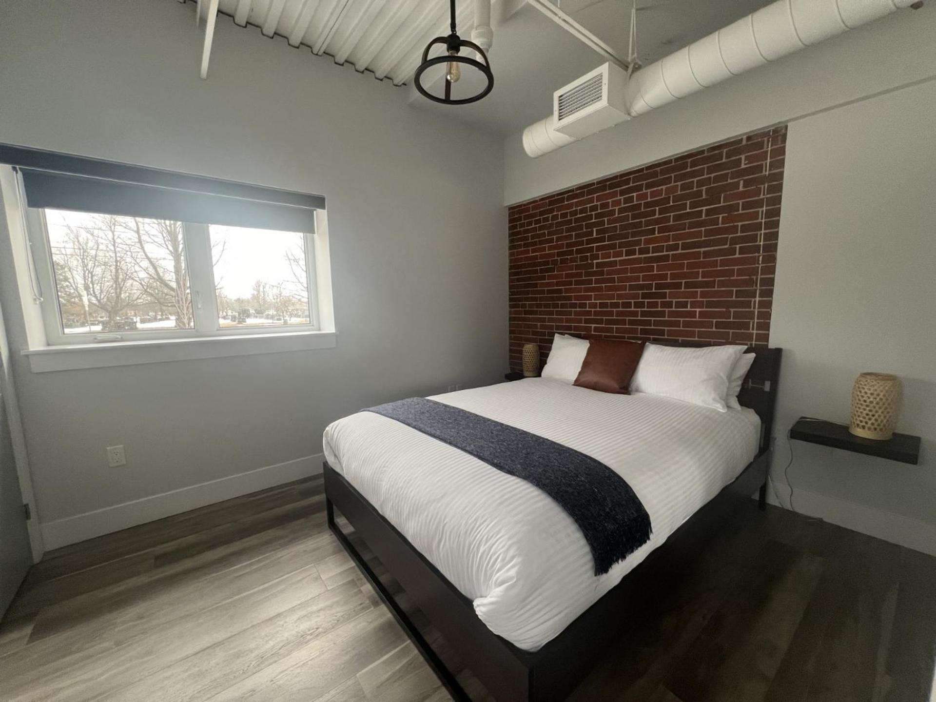 Station 1 - Suites Boutique Hotel Moncton Extérieur photo